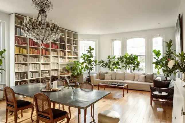 Flat for sale in Westbourne Grove, London W2