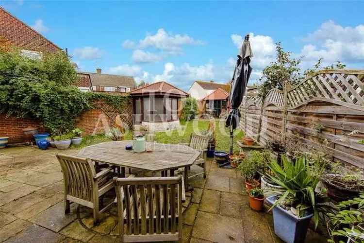 5 6 Bedroom Family Home For Sale Large Plot Parking Outbuildings