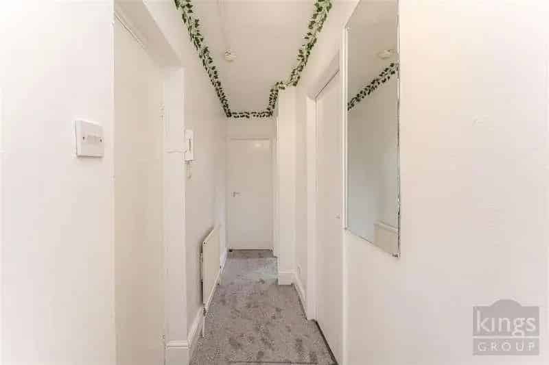 2 Bed Flat for Sale near Seven Sisters Station