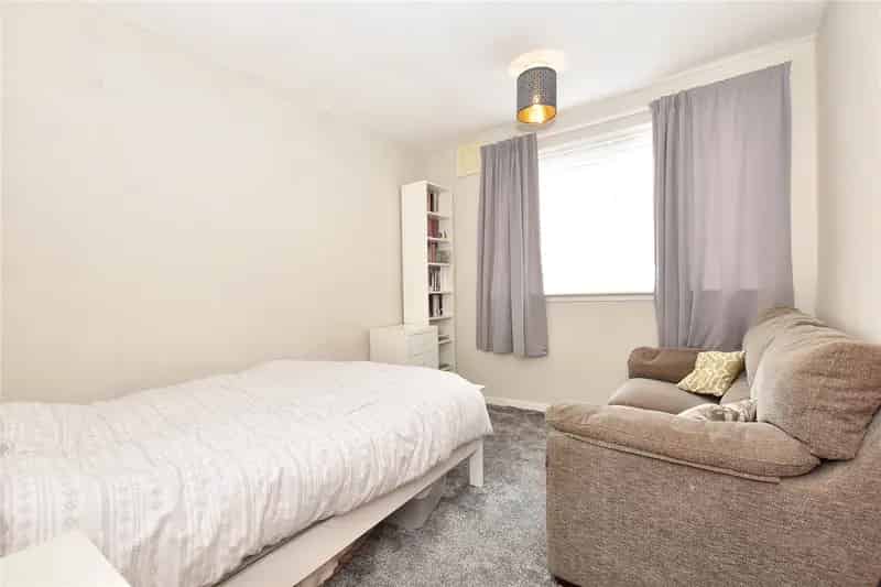 Two Double Bedroom Ground Floor Apartment Near Leeds City Centre