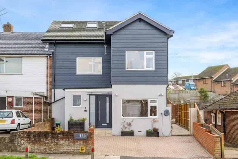 5 Bedroom Semi-Detached House for Sale