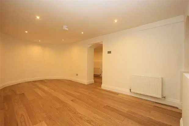 3 bed flat for sale