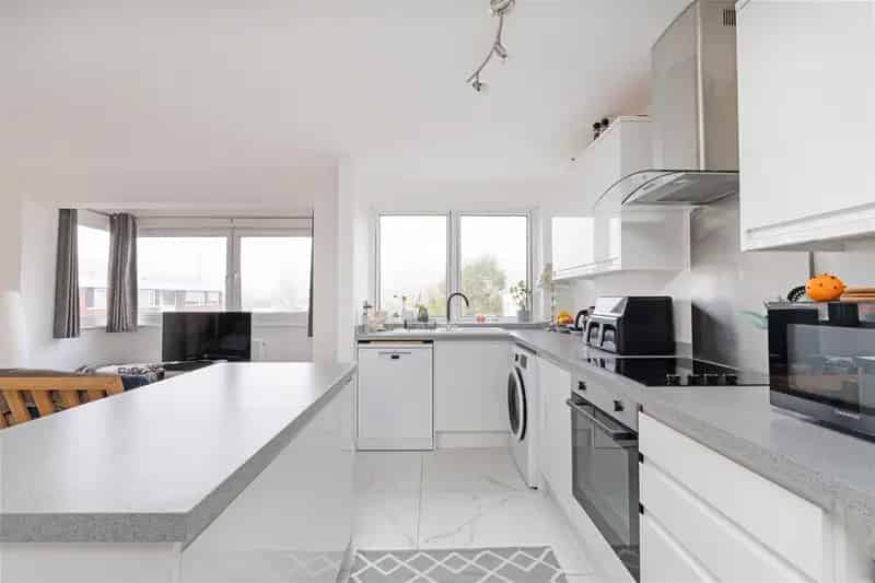 2 Bedroom Flat House to Rent