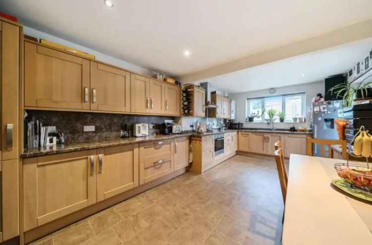 2 Bedroom Bungalow for Sale Haylands Way