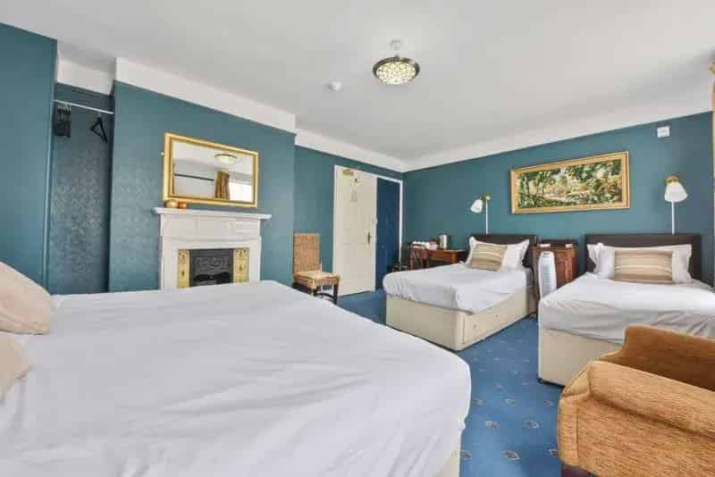 7 Bed House for Sale in Canterbury - Guesthouse with Conversion Potential