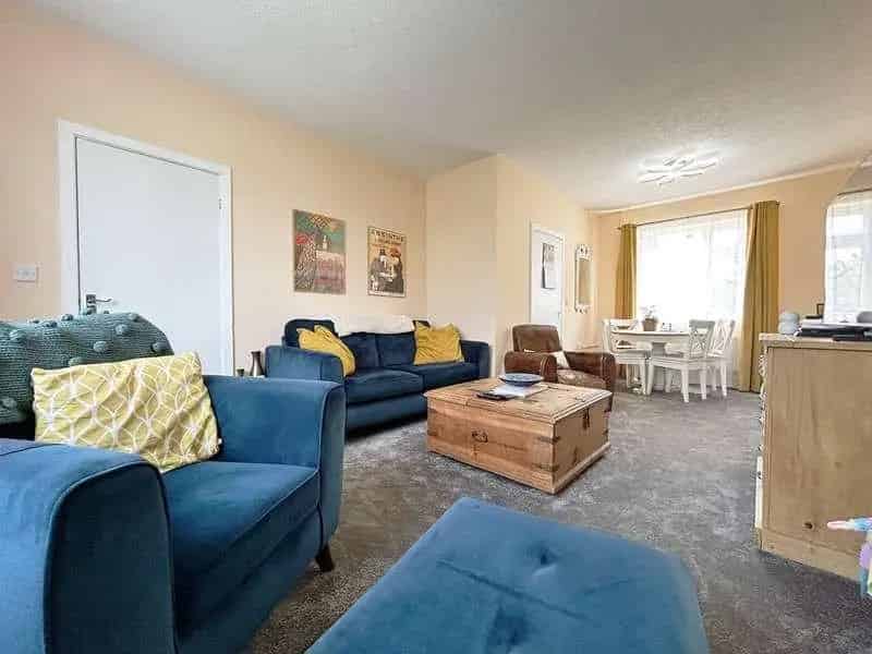 3 Bed Semi-Detached House For Sale