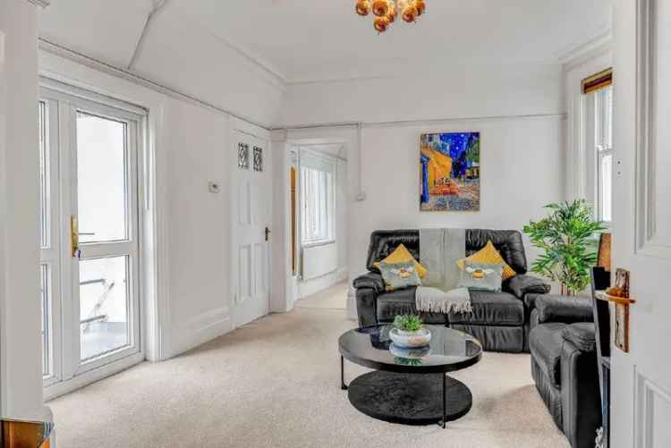 Quiet 2-Bedroom Apartment with 2 Balconies