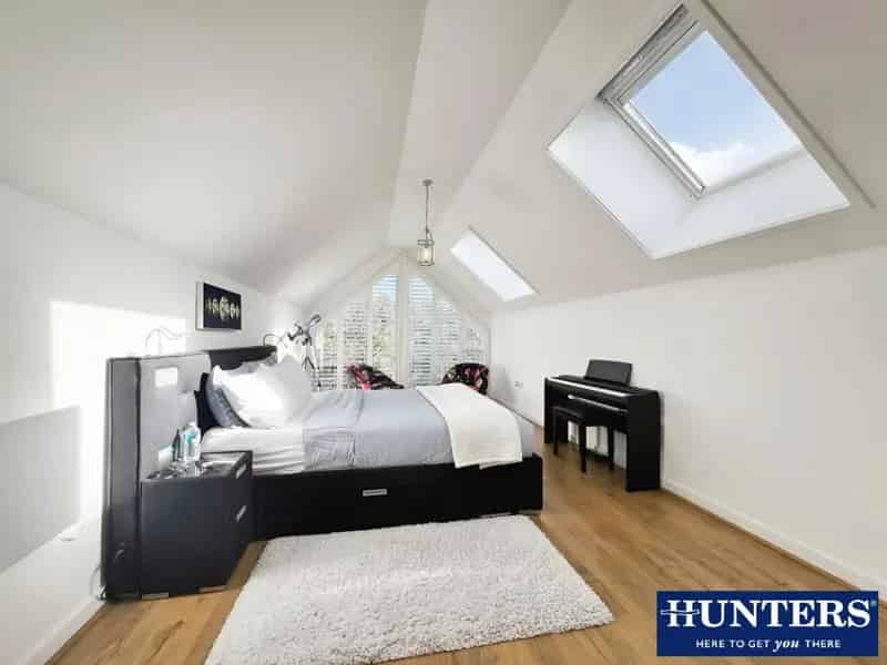 2 Bedroom Duplex Apartment Maidstone River Views Secure Parking