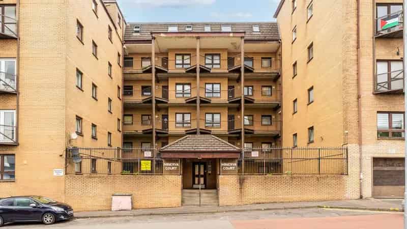 1 Bedroom Flat for Sale in Scotland
