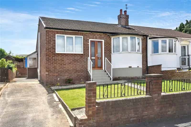 Two Bedroom Semi Detached Bungalow  Recently Renovated
