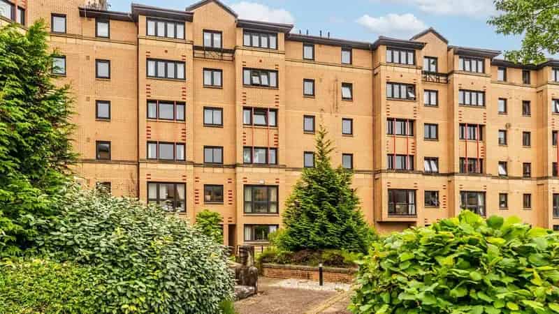 2 Bedroom Flat for Sale