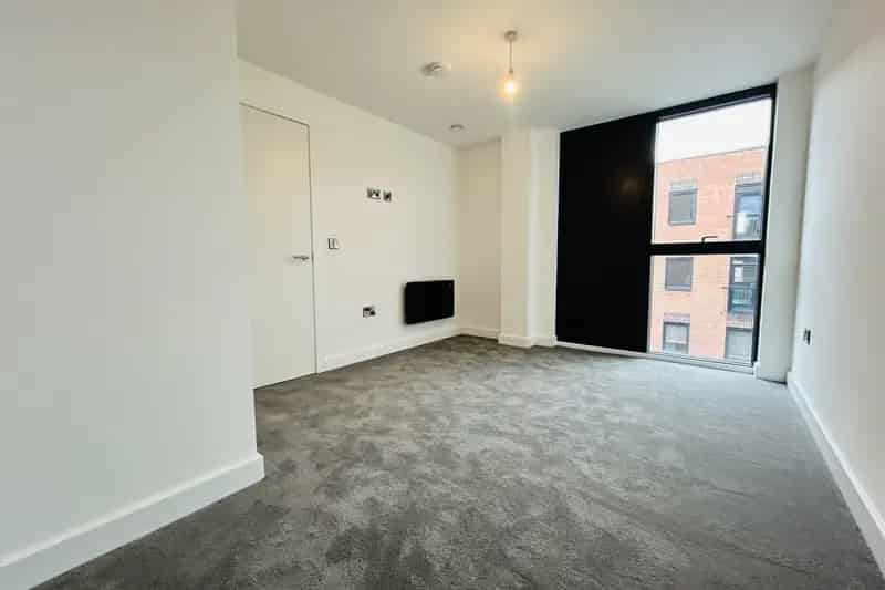 City Centre One-Bedroom Apartment Available Now