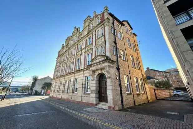 Flat to rent in Mount Stuart Square, Cardiff CF10