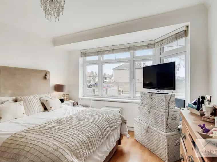 3 Bed House for Sale - 3 Bedroom Terraced House with Garage