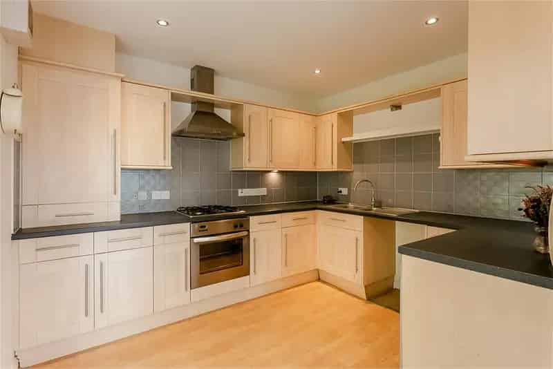 3 Bed Townhouse with 2 Reception Rooms and Enclosed Garden