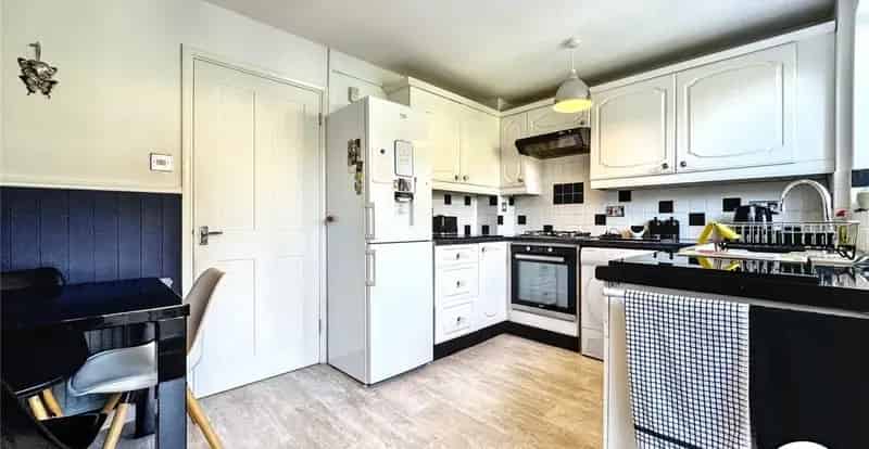 2 bedroom house for sale