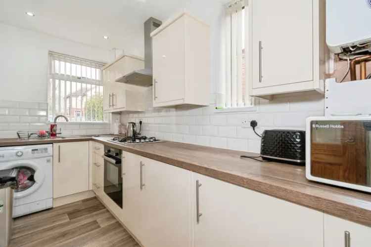 3 Bedroom Semi-Detached House Roxholme Terrace