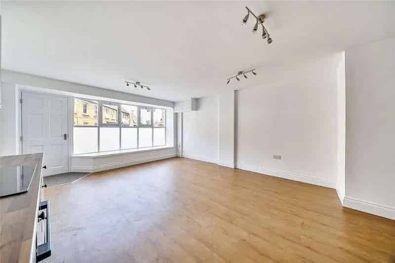 1 Bed Flat for Sale in Stoke-sub-Hamdon