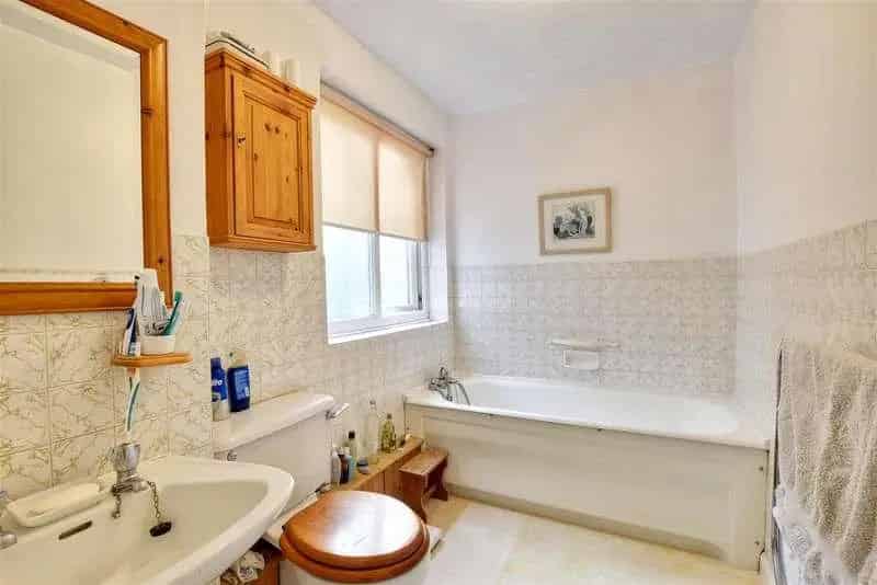 3 Bed House for Sale River Views Balcony Garage