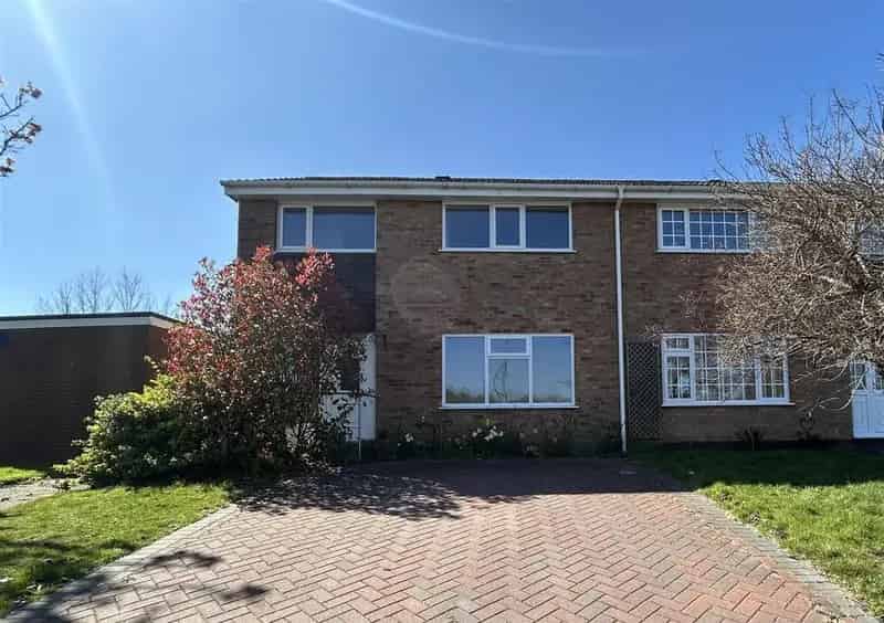 4 Bedroom End of Terrace House for Sale