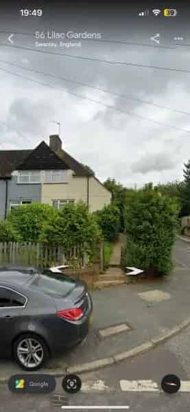 Spacious 2-Bed House  Private Garden Newly Decorated