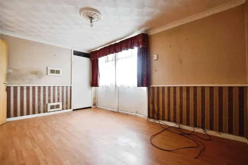 1 Bedroom Flat for Sale - Investment Opportunity