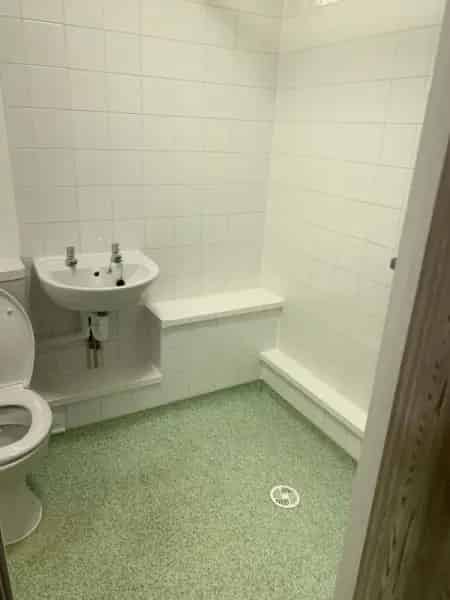 2 Bedroom Bungalow Disability Access Off Road Parking