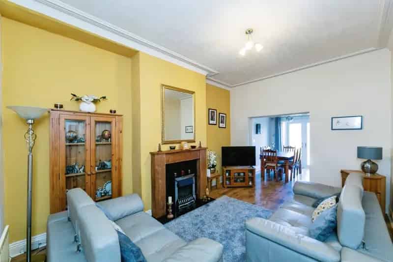 Spacious Family Home Near Barnsley Town Centre