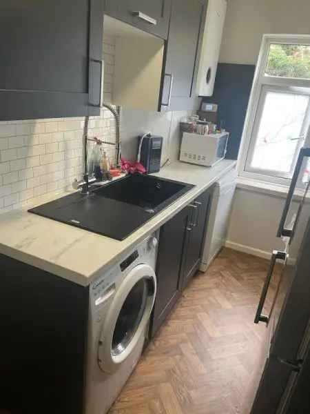 Flat For Rent in Southend-on-Sea, England