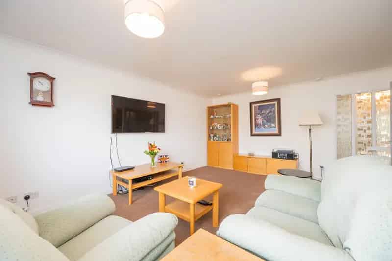 3 Bed Detached Bungalow Stonehaven Modern Kitchen Ensuite Garden Garage Solar Panels