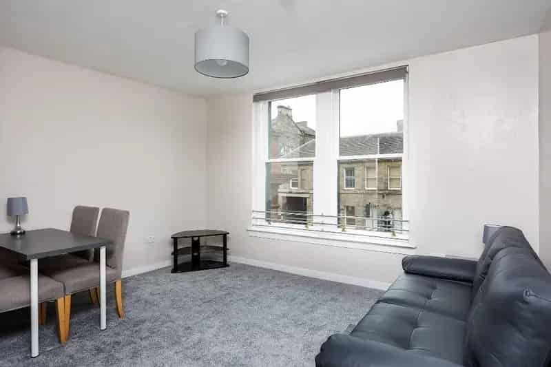 3 Bedroom Flat to Rent in Leith