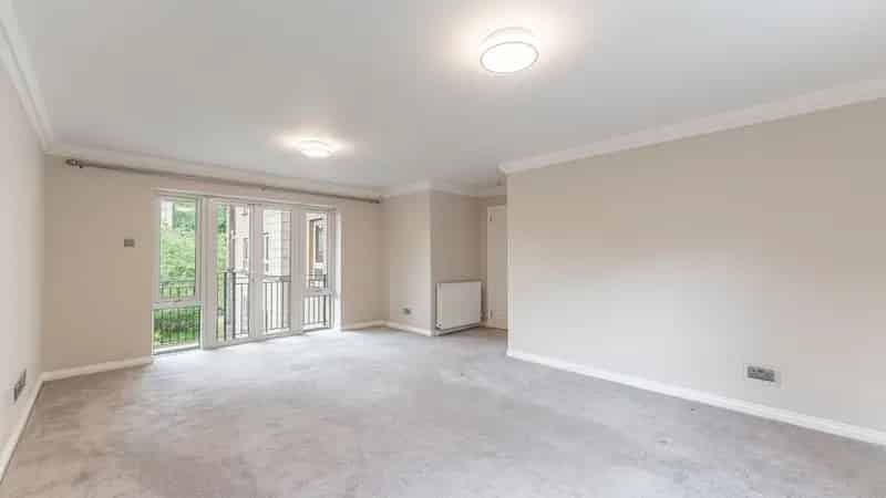 3 Bedroom Luxury Flat for Sale in Glasgow's West End