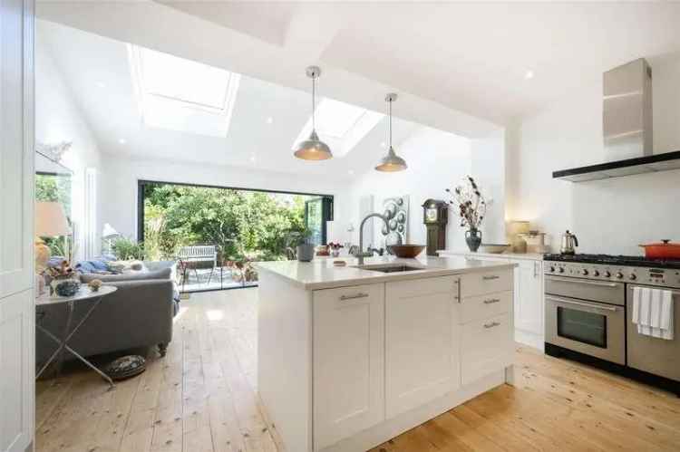 2 Bed House for Sale in Raynes Park Lambton Conservation Area