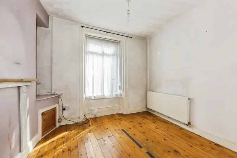 2 Bedroom Terrace House Near Morriston Town Centre