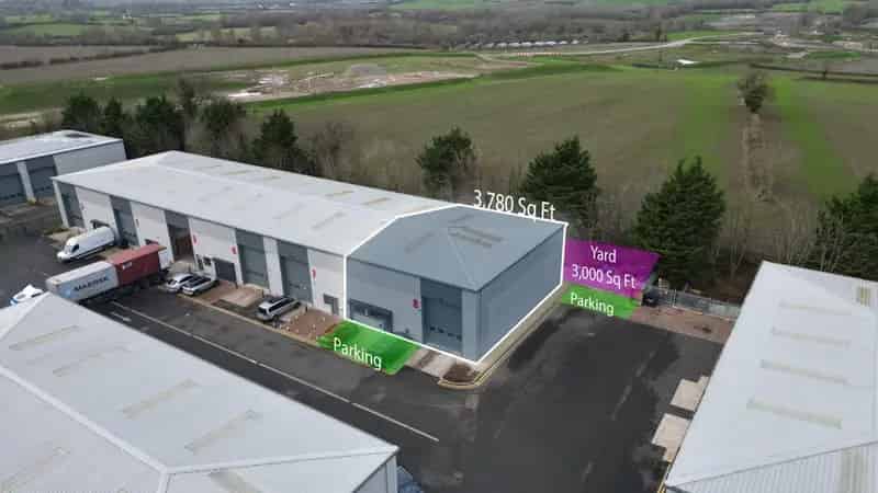 Modern Industrial Unit 2020 7m Eaves 8m Apex 200 kVA 3-Phase Electric EV Charger