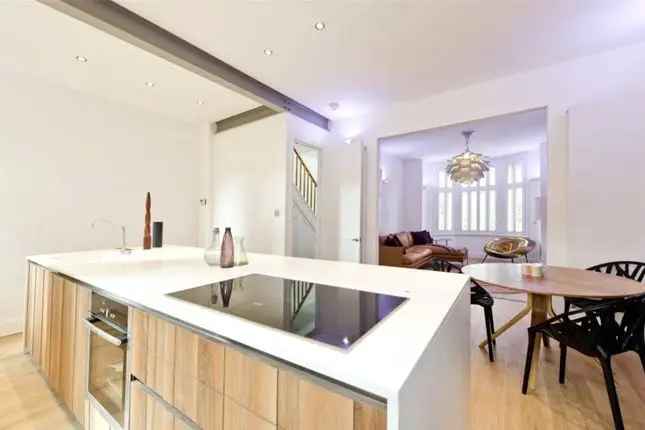 Detached house to rent in Wallingford Avenue, Notting Hill, London W10