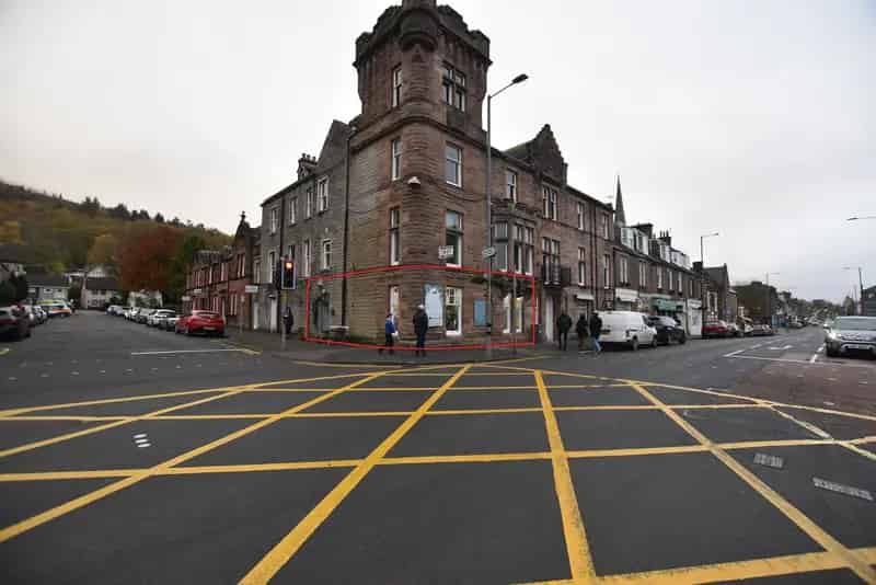 Retail Unit Callander 742 sq ft Lease High Passing Trade