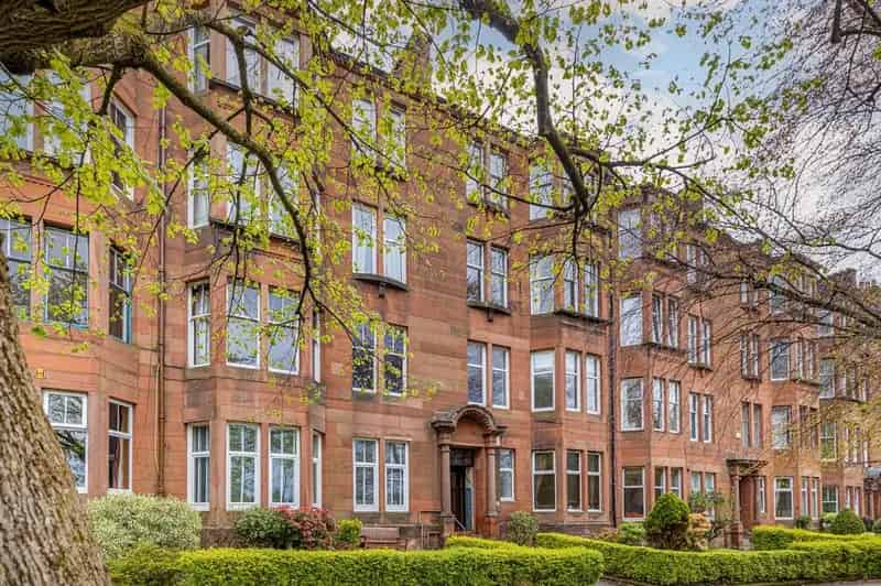 2 Bedroom Apartment for Sale in Glasgow's West End