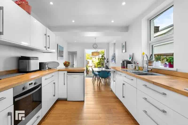 5 Bedroom Mid Terrace House for Sale Pontcanna