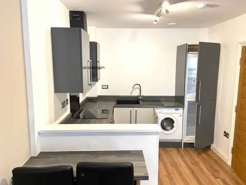 2 Bed Furnished Apartment Jewellery Quarter Secure Gated Parking