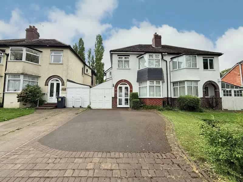 3 Bedroom Semi-Detached House for Sale