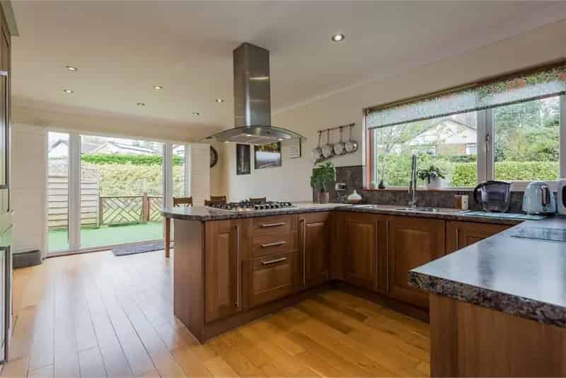 3 Bed Detached Bungalow Erskine