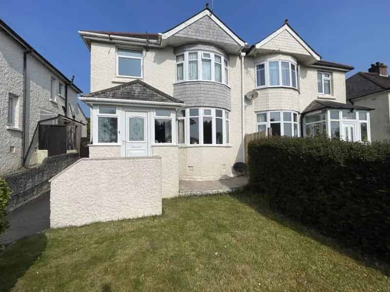4 Bedroom Semi-Detached House for Sale