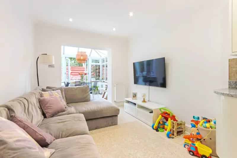 2 Bedroom Flat House to Rent