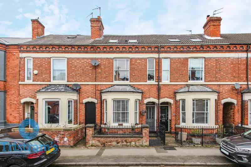 4 Bedroom Town House House to Rent