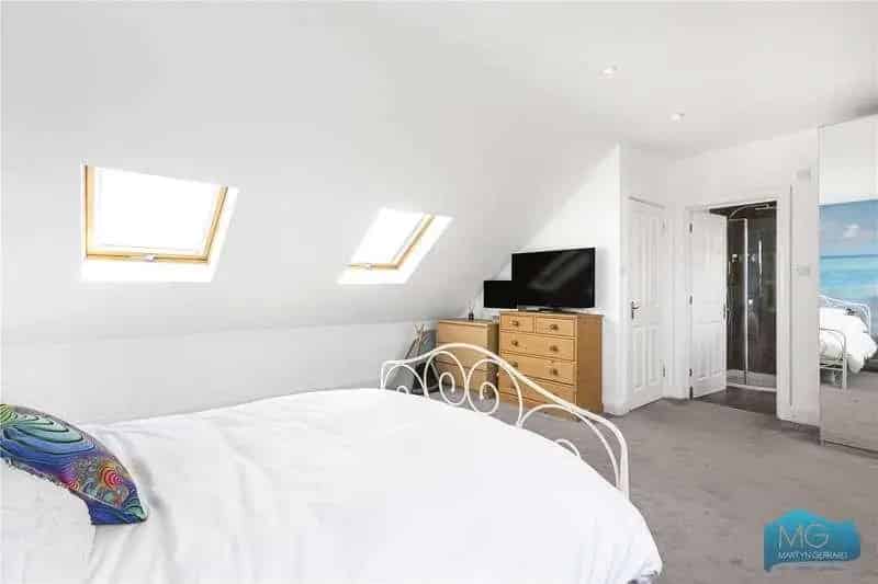 6 Bed House for Sale Near Bounds Green Tube