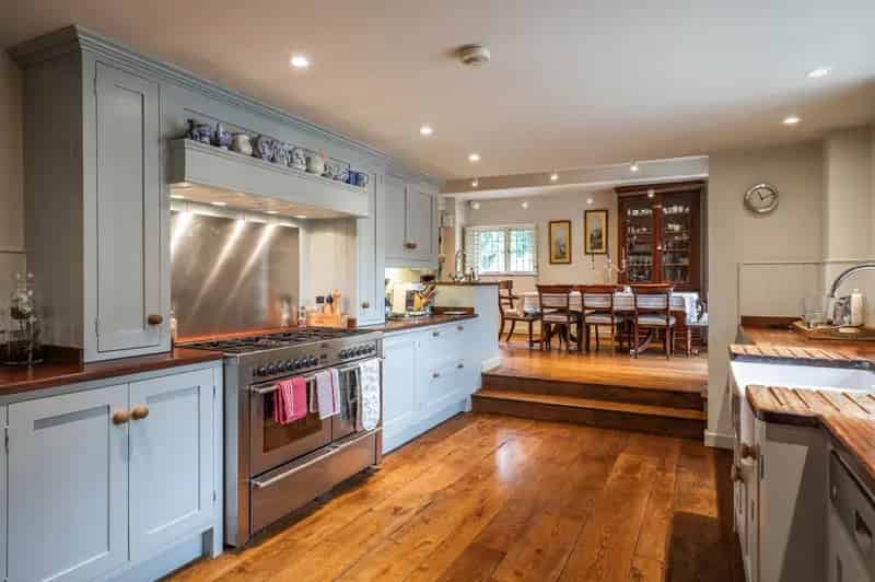 5 Bedroom Detached House with Converted Chapel and Extensive Grounds