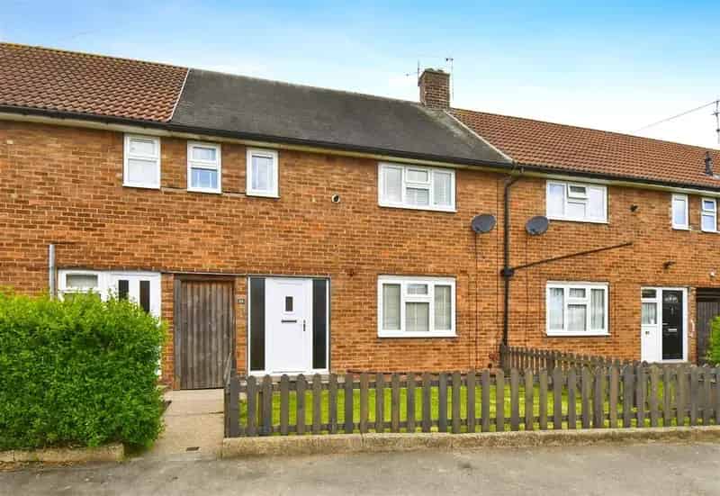 3 bedroom terraced house for sale