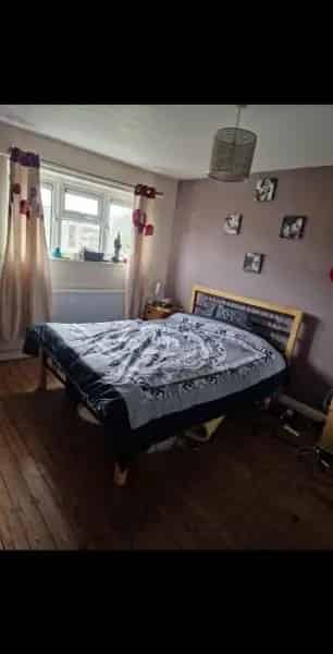2 Bed House Near Tesco Aldi and Nature Walk