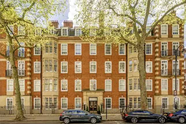 Coleherne Court Flat for Sale 3 Bed 2 Bath Ground Floor SW5